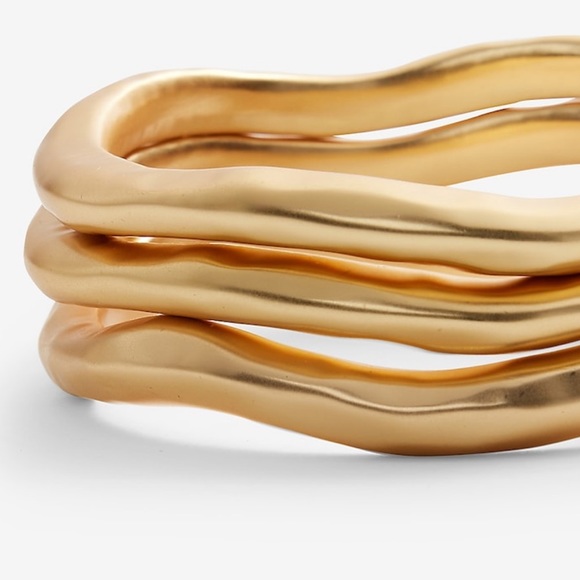 NWT Express Set of 3 Wavy Brushed Gold Bangle Bracelets - Picture 2 of 7